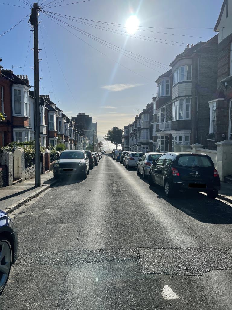 Lot: 107 - DETACHED BLOCK OF FLATS WITH POTENTIAL FOR EXTENSION -